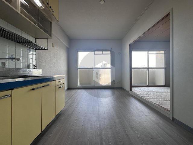 東大阪市御厨栄町３丁目の賃貸マンションの居間・リビング
