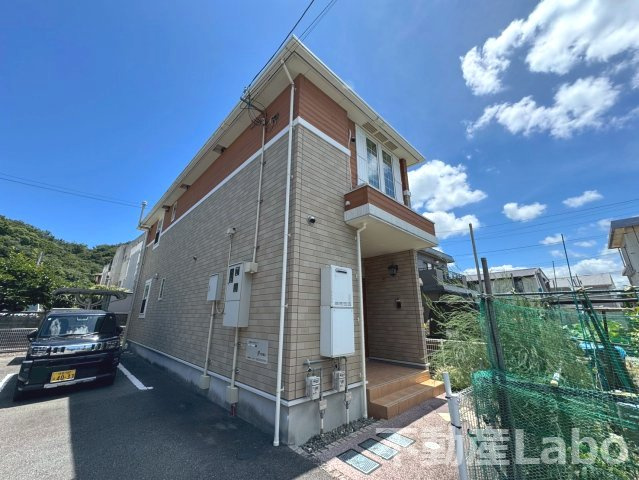 徳島市新浜町２丁目のアパートの外観