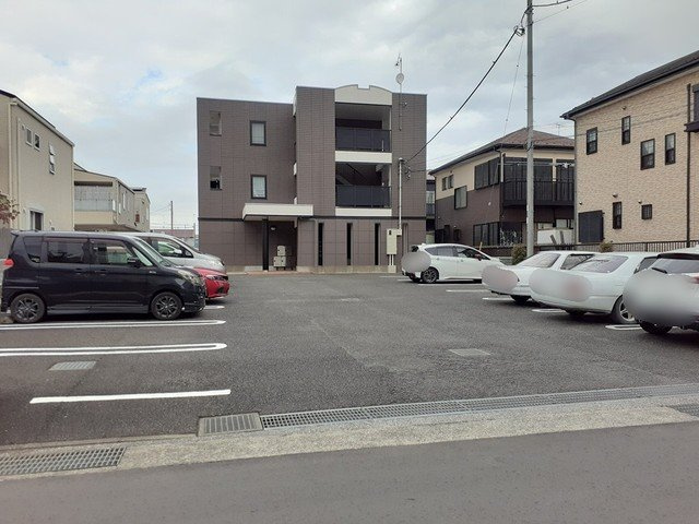 レジデンスＳ．Ｕの駐車場
