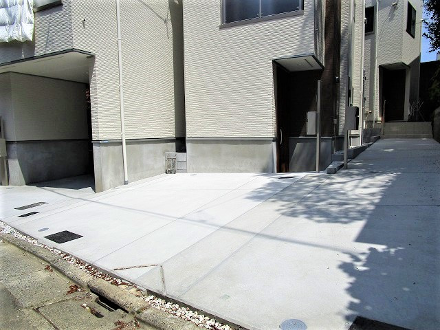 大田区上池台４丁目の中古一戸建の駐車場