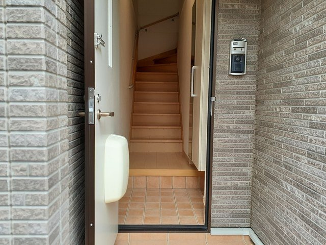 クレストガーデンⅡの玄関