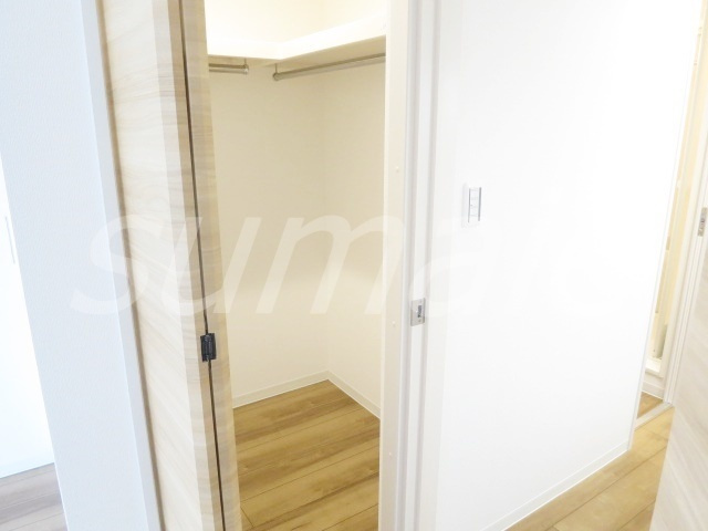 エルスタンザ北赤羽の収納|ウォークインクローゼットです♪