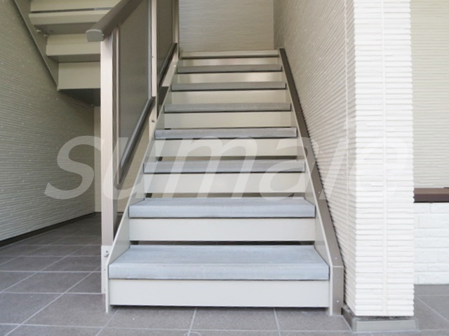 エルスタンザ北赤羽のその他共用部分|お部屋に上がる階段です☆