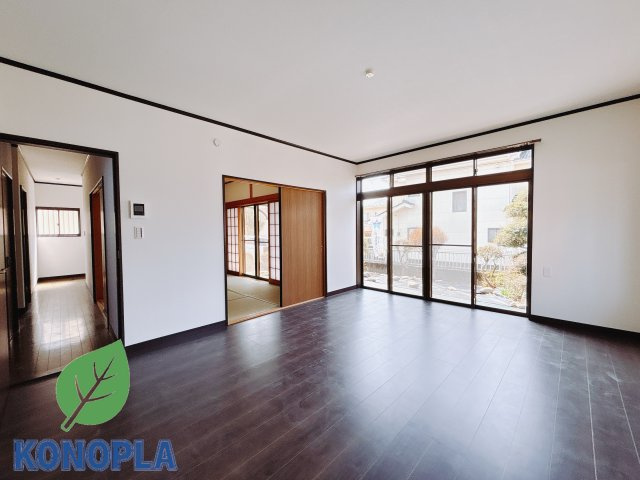 【中古戸建】前橋市富士見町1期の居間・リビング|■リビング｜大きい窓からあたたかいたっぷりの光が入ります♪開放的な空間で毎日をもっと快適に(*＾＾*)