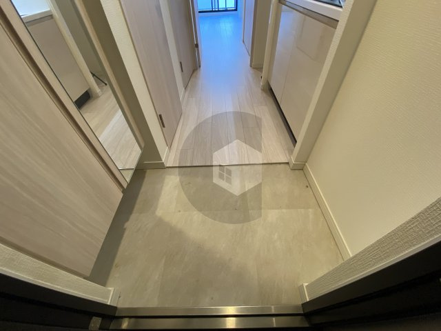S-RESIDENCE高井田Centralの玄関