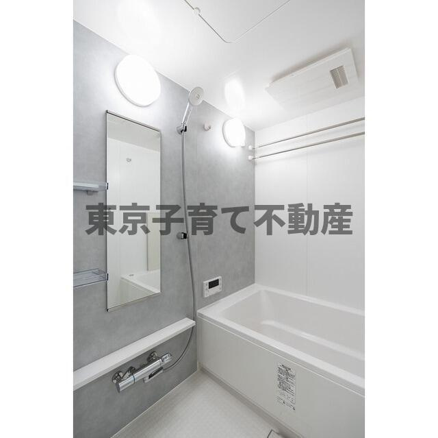 コンフォリア東上野の浴室