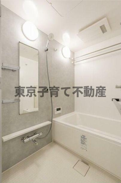 コンフォリア東上野の浴室