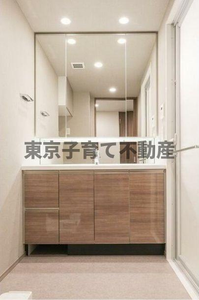 コンフォリア東上野の洗面所