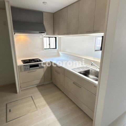 薪里ノ内戸建てのキッチン