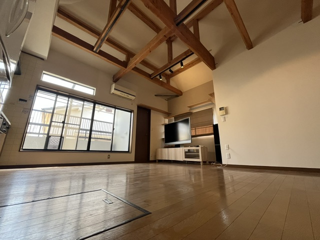 若松町戸建の居間・リビング