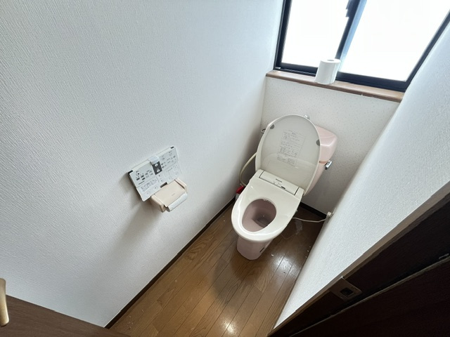 若松町戸建のトイレ