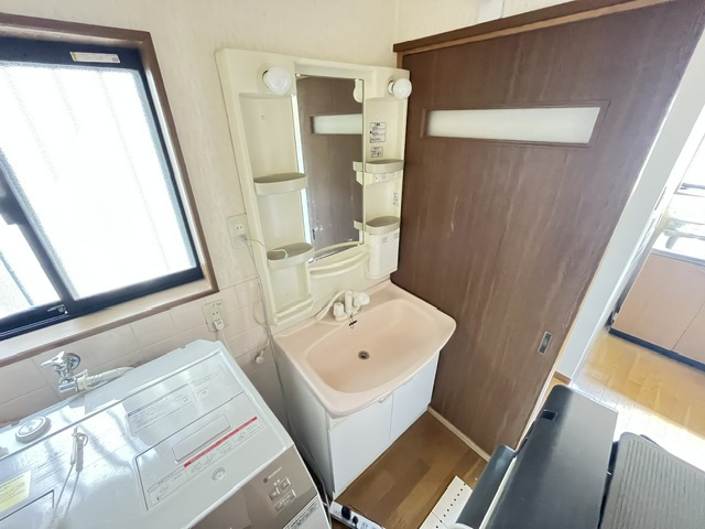 若松町戸建の独立洗面台