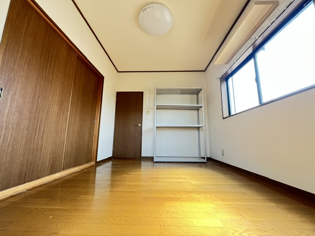 若松町戸建の寝室