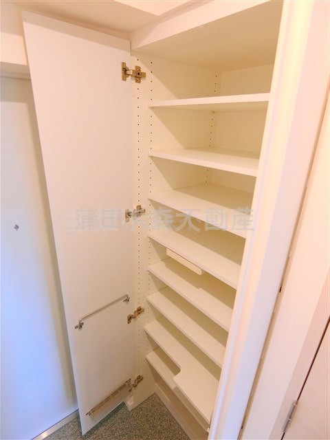 アジールコート蒲田の設備|玄関収納