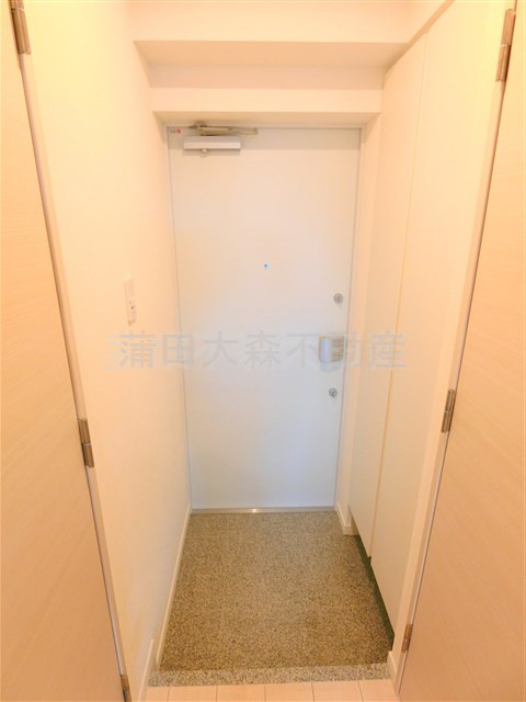 アジールコート蒲田の玄関