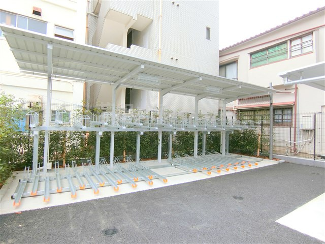 アジールコート蒲田のその他共用部分|屋根付きラック式の駐輪場　空き状況等詳細はお問合せください。