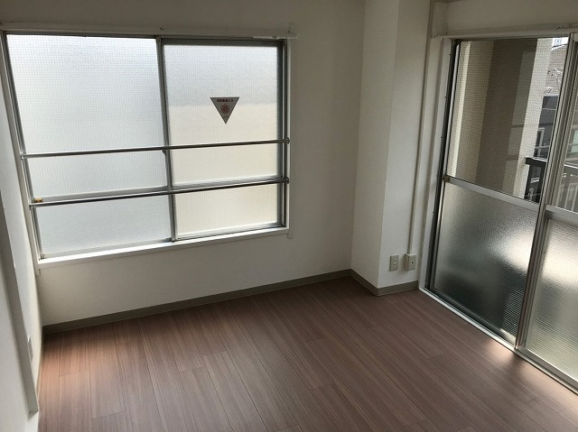 ユーコート国立の居間・リビング|ゆったり過ごせるリビングです