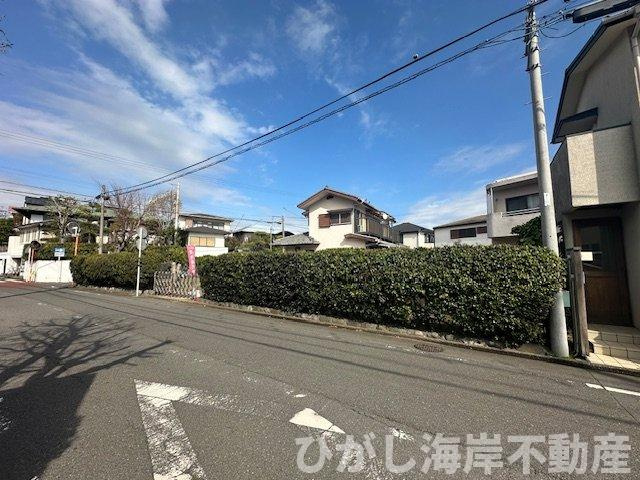 藤沢市本鵠沼２丁目　売地　全４区画の前面道路含む現地写真|3月20日撮影　造成工事前　現地外観