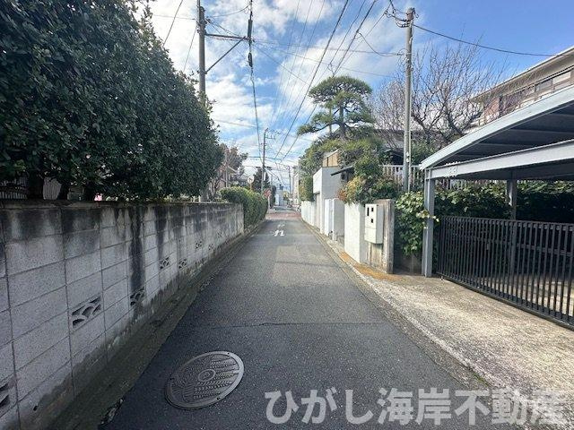 藤沢市本鵠沼２丁目　売地　全４区画の前面道路含む現地写真|3月20日撮影　造成工事前　現地外観