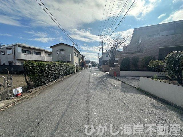 藤沢市本鵠沼２丁目　売地　全４区画の前面道路含む現地写真|3月20日撮影　造成工事前　現地外観