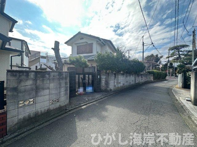 藤沢市本鵠沼２丁目　売地　全４区画の前面道路含む現地写真|3月20日撮影　造成工事前　現地外観