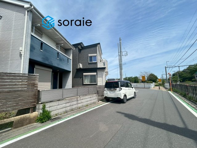 所沢市東狭山ケ丘2丁目　中古戸建の前面道路含む現地写真|令和8年4月27日撮影。