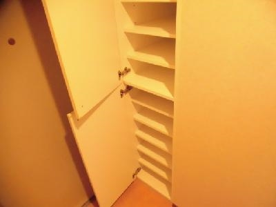 ビクトワール西大路御池の収納|シューズＢＯＸ