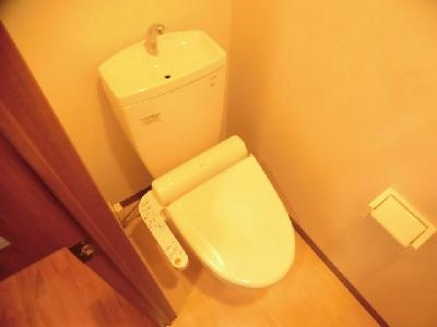 ビクトワール西大路御池のトイレ|ウォシュレット付き