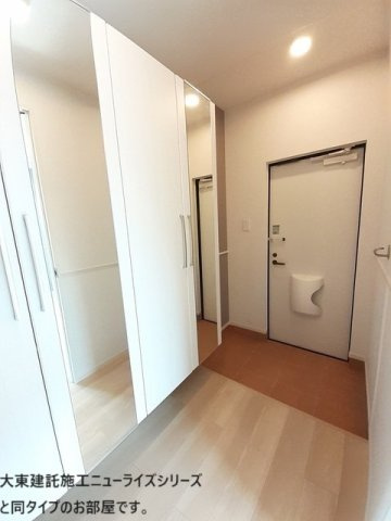 玉串町西２丁目アパートの玄関