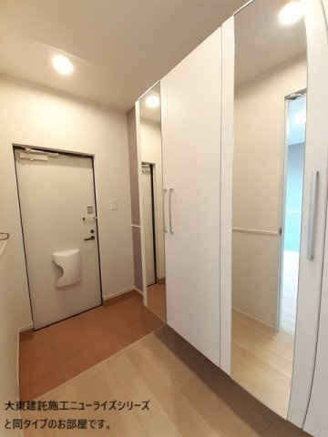 玉串町西２丁目アパートの玄関
