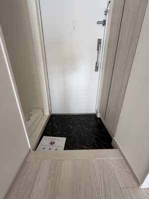 【玄関】 | Ｓ－ＲＥＳＩＤＥＮＣＥ妙蓮寺 | 別のお部屋の参考写真です
