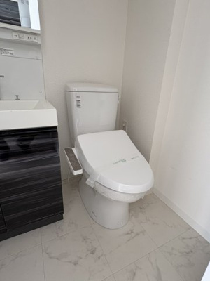 【トイレ】 | Ｓ－ＲＥＳＩＤＥＮＣＥ妙蓮寺 | 別のお部屋の参考写真です