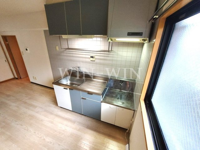 ハイツスズコマのキッチン|イメージ（同建物内別部屋の写真です）