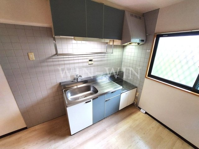 ハイツスズコマのキッチン|イメージ（同建物内別部屋の写真です）