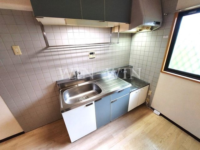 ハイツスズコマのキッチン|イメージ（同建物内別部屋の写真です）