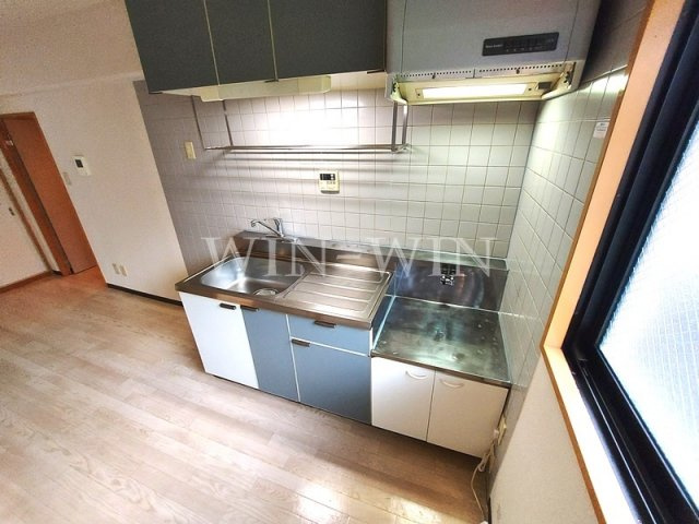 ハイツスズコマのキッチン|イメージ（同建物内別部屋の写真です）