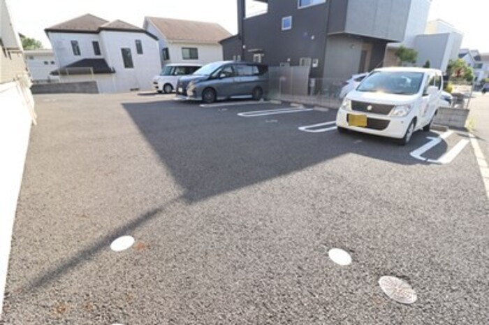ブリアール　Ⅲの駐車場