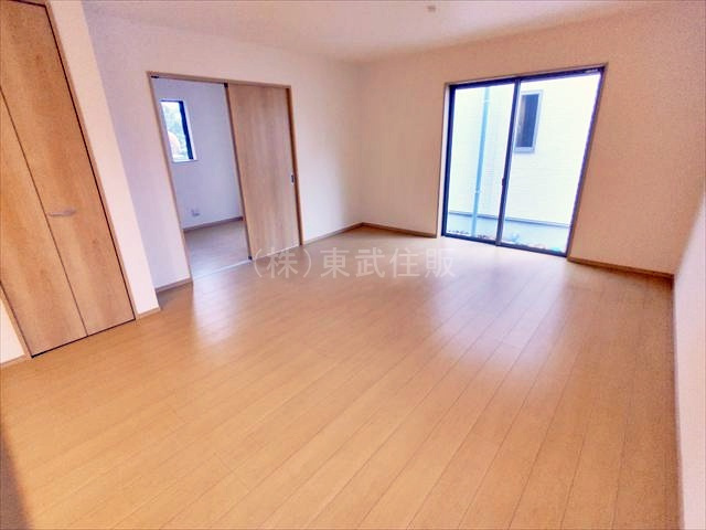 【居間・リビング】 | ふじみ野市亀久保３丁目　全５棟　D号棟 | ゆったりとしたリビングダイニングです