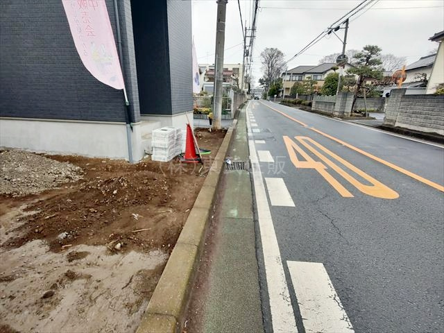 【前面道路含む現地写真】 | ふじみ野市亀久保３丁目　全５棟　D号棟 | 閑静な住宅地です