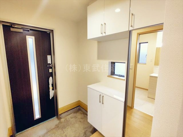 【内装】 | ふじみ野市亀久保３丁目　全５棟　D号棟 | お出かけ前のチェックに便利なミラー付きです