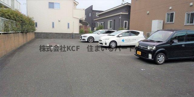 メゾンドクレールの駐車場|駐車場に車を止められます