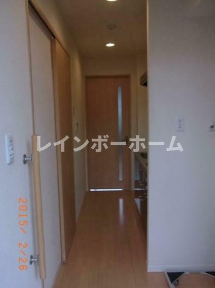 テラスアゼリアの玄関