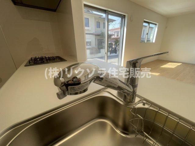 成田東町　新築一戸建ての設備|浄水器付き水栓
■物件内覧・資金計画相談・住宅ローン相談、リフォーム相談、お問合せ受付中■
※当日・翌日のご内覧、ご相談はお電話でのお問合せがスムーズです！