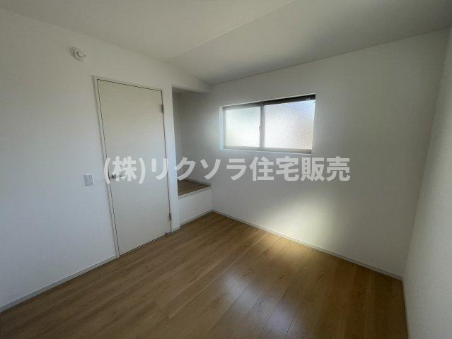 成田東町　新築一戸建ての洋室|洋室4.5帖
■物件内覧・資金計画相談・住宅ローン相談、リフォーム相談、お問合せ受付中■
※当日・翌日のご内覧、ご相談はお電話でのお問合せがスムーズです！