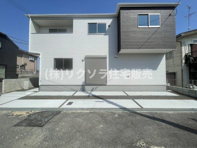 成田東町　新築一戸建ての駐車場|2台駐車可能
■物件内覧・資金計画相談・住宅ローン相談、リフォーム相談、お問合せ受付中■
※当日・翌日のご内覧、ご相談はお電話でのお問合せがスムーズです！