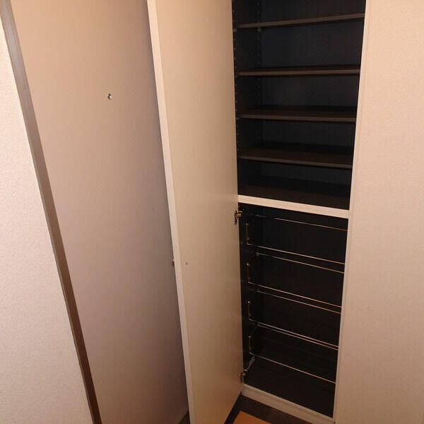 ＧＯＬＤＷＩＮ（ゴ－ルドウイン）の玄関