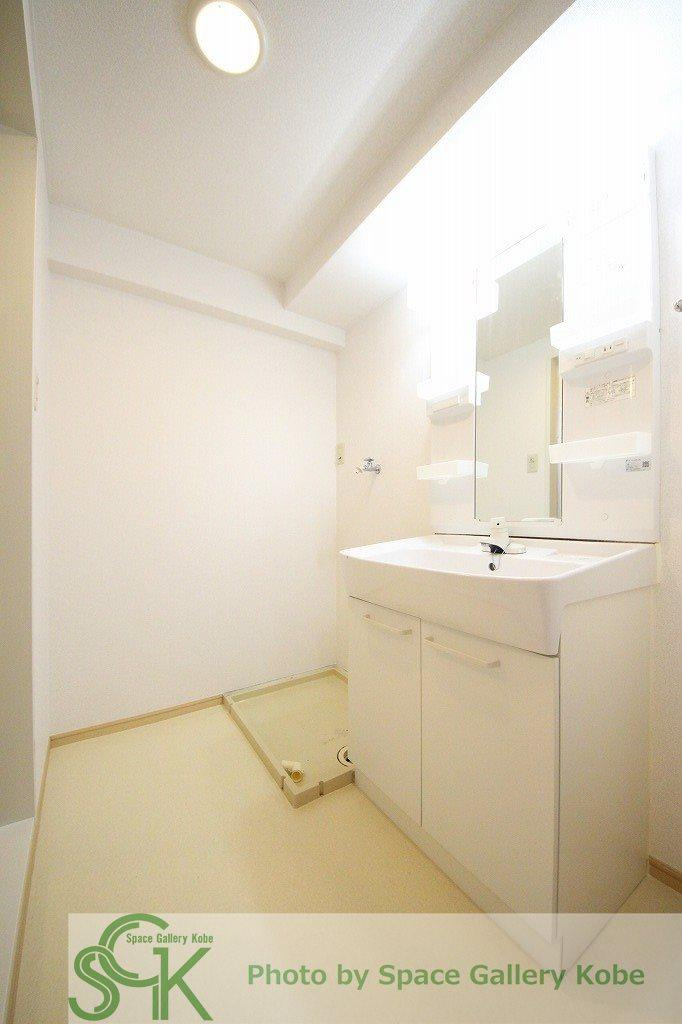 ポレール伊川　Ⅱの洗面所|※お部屋により仕様が異なる場合があります。