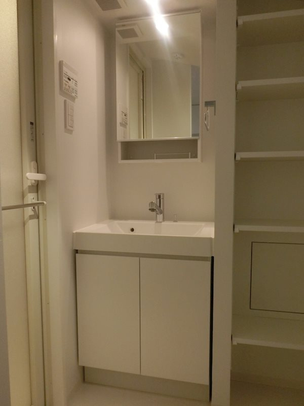 ZOOM碑文谷の独立洗面台