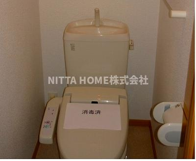 クラールＤのトイレ|温水洗浄付きのトイレです◎