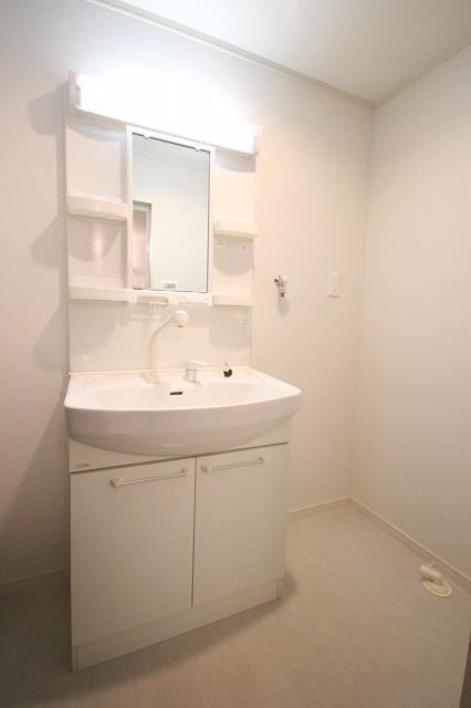 シエスタコートの洗面所|※お部屋により仕様が異なる場合があります。